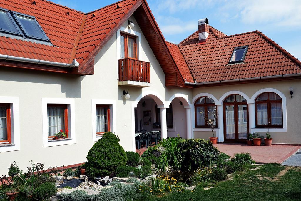 Vámosi Vendégház Nemesvámos Extérieur photo